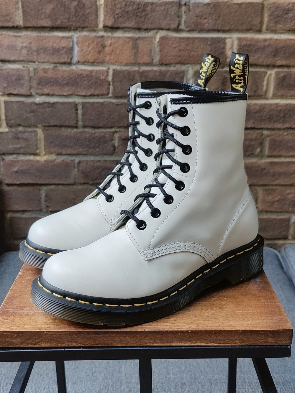 Doc Martens Women's 7 White 1460 Leather Lace Up Boots Dr Martens 11821